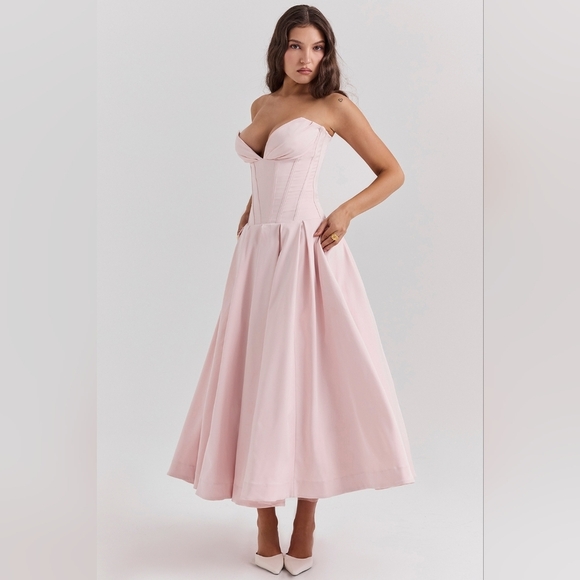 House of CB Dresses & Skirts - Ballerina Pink House of CB 'Lady'- XL